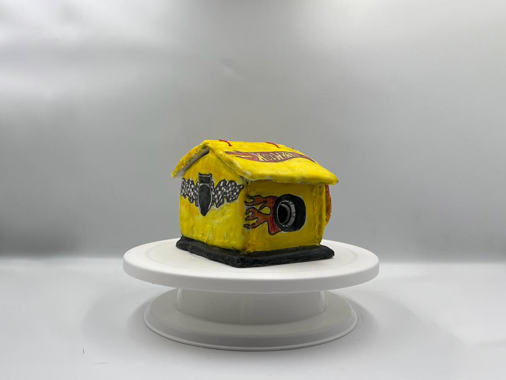 Gingerbread_ομάδα-HotWheels-side_view_3 Gingerbread HotWheels Race House