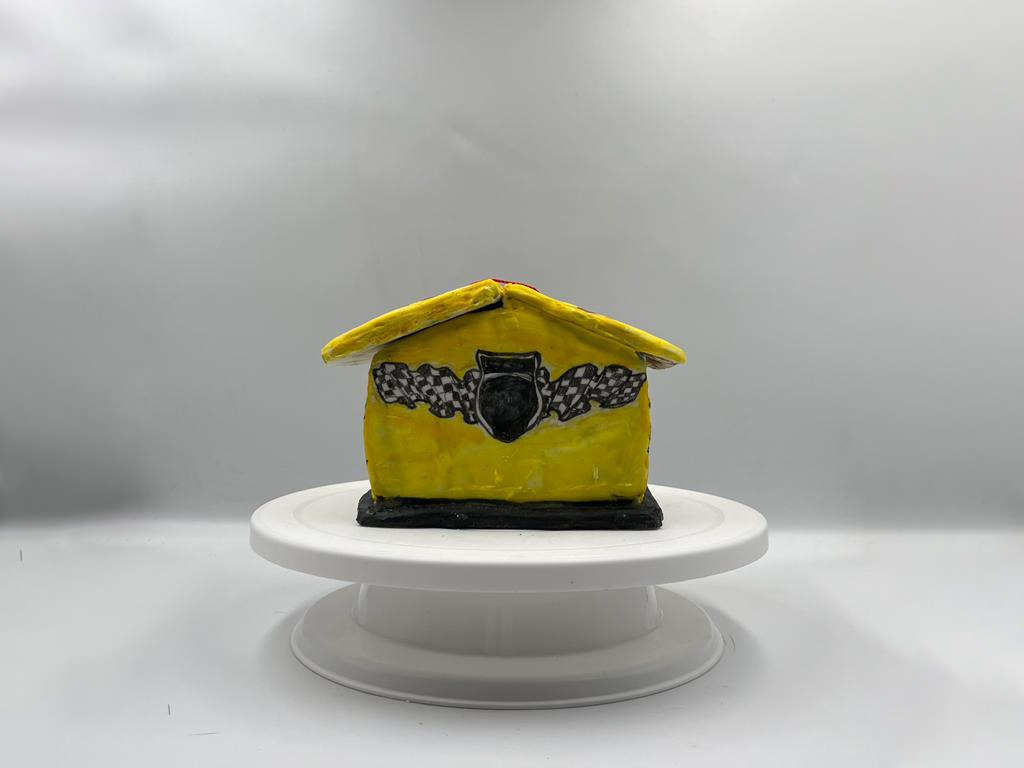 Gingerbread_ομάδα-HotWheels-side_view_4 Gingerbread HotWheels Race House