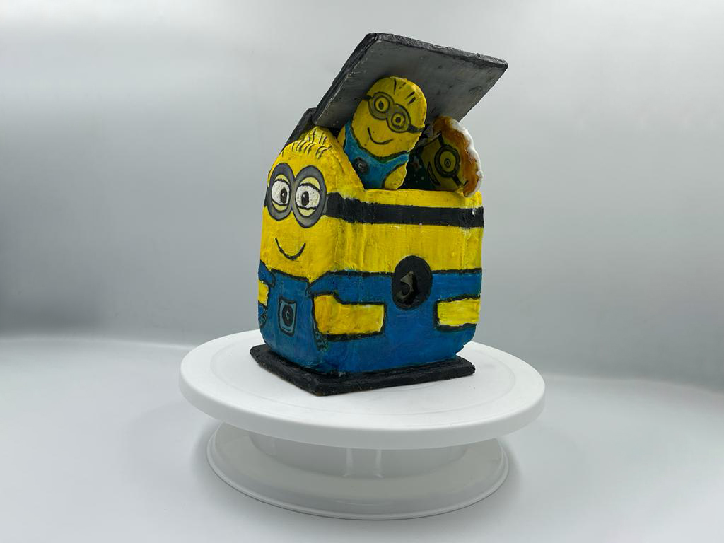 The-Minions- Cookie House-front-open Gingerbread The Minions Cookie House